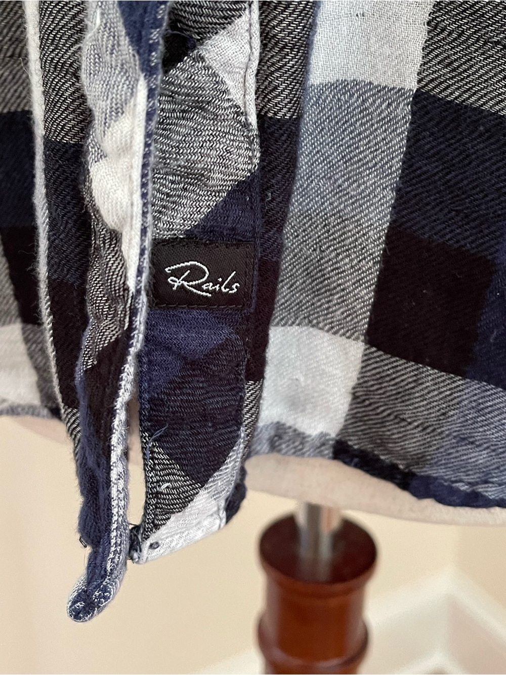 Rails Hunter Plaid Button Front Shirt Navy Gray White Small - Picture 2 of 7